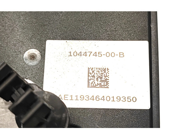 Рулевая рейка Блок ABS 1044745-00-B Tesla Model 3 2017 - года