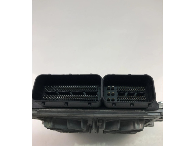 Блок управления двигателем Блок управления 31336983, 0281018414   Volvo V70