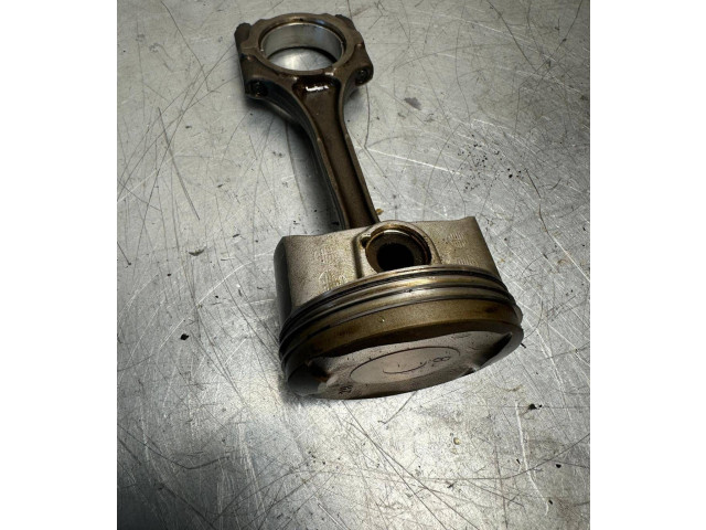 Píst 131010T040   Toyota Prius (XW30)    2ZR-FXE 