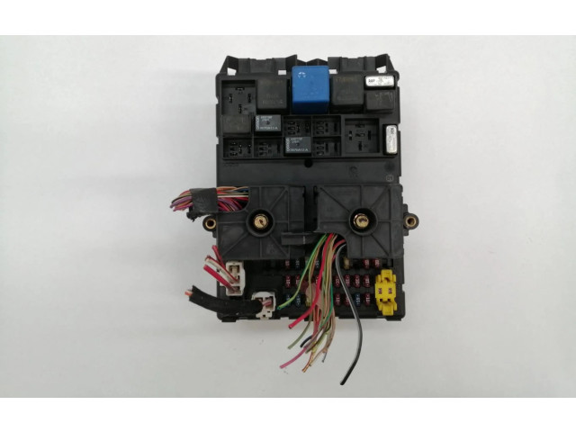 Блок предохранителей Jeep Grand Cherokee (WJ)