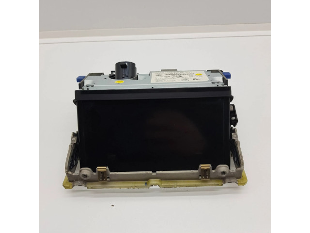 Радио/ проигрыватель CD/DVD / навигация