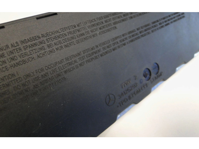 Подушка безопасности для колен A2058600202, A2058600202   Mercedes-Benz GLC X253 C253