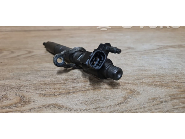 Форсунка 31272690    Volvo V70  D5244T10 