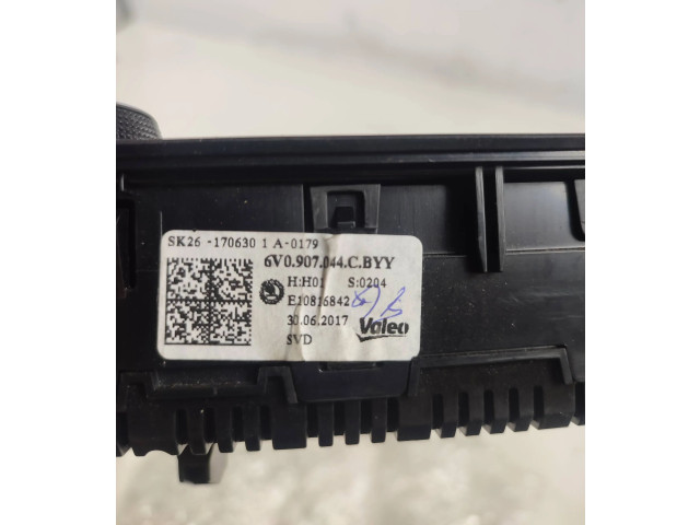 Блок управления климат-контролем 6V0907044CBYY, E10816842 Skoda Fabia Mk3 (NJ)