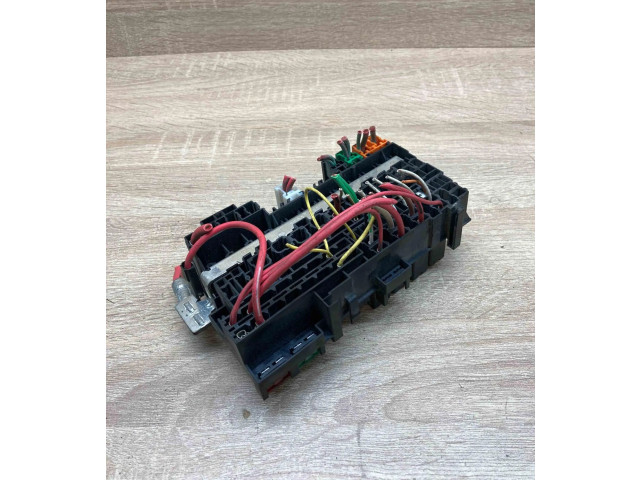 Блок предохранителей 7703297988, 7703497782A   Renault Scenic I    