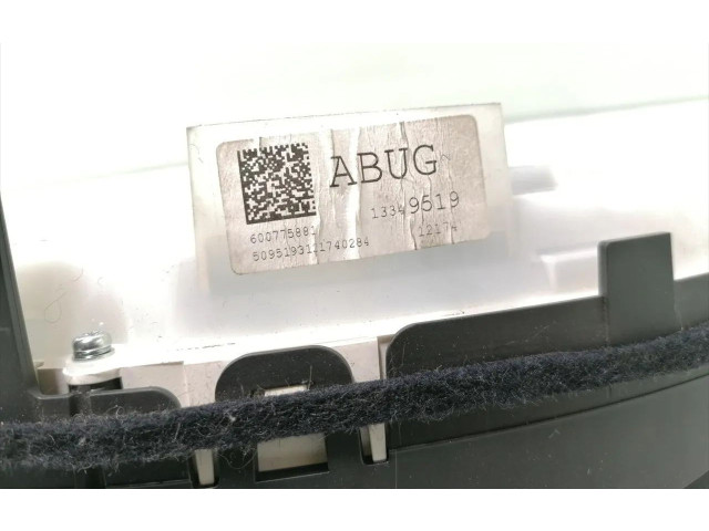 Панель приборов 13349519   Opel Meriva B       