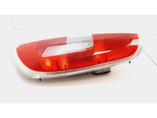 Задний фонарь правый 5J7945096, 5J7945112    Skoda Roomster (5J)   2006-2015 года