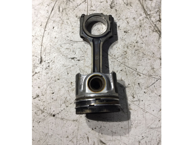  Поршень с шатуном  RFGK206205BA, 2377010480  Ford Transit Custom  