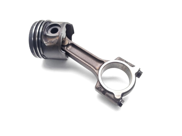 Píst K9K766 Renault Clio III K9K766