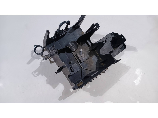   Pojistková skříňka 15175348   Hummer H2 2003