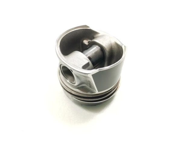 Поршень DGTE Skoda Octavia Mk3 (5E)