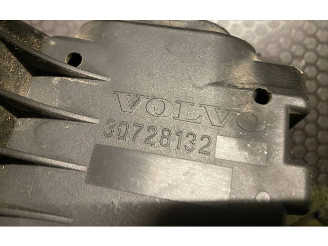 Блок предохранителей 30728132 Volvo S80