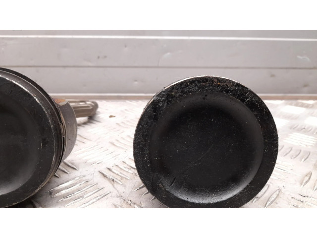 Píst Alfa Romeo Stelvio pro benzínový motor 2.0