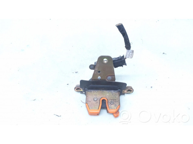 Замок задней крышки