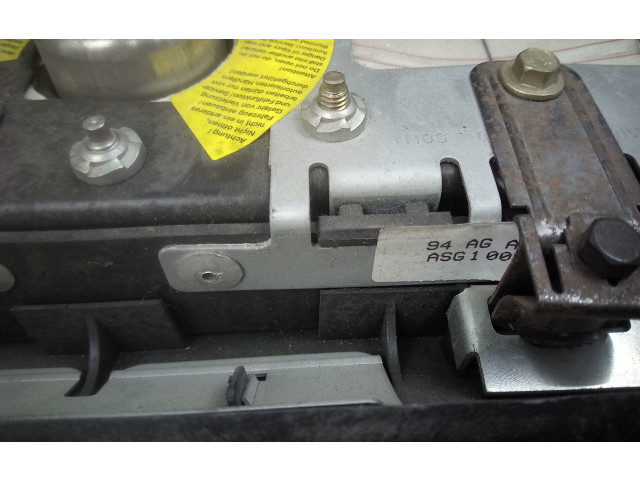 Подушка безопасности пассажира 94AGA042B84 Ford Escort