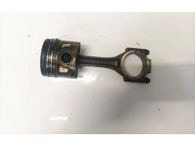 Píst Volkswagen PASSAT B5.5