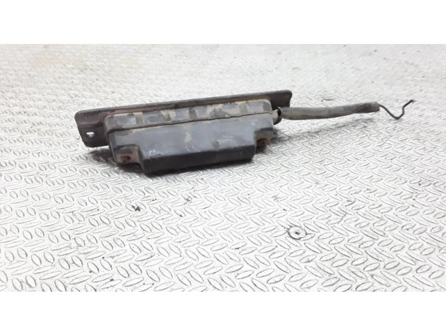 Выключатель открытия задней двери