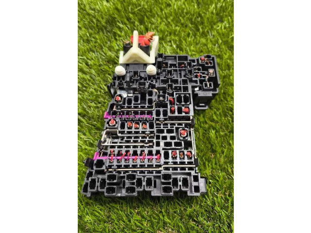 Блок предохранителей 5Q0937615C, WPE904182   Volkswagen Golf VII    