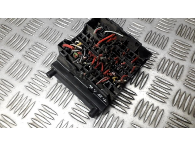 Pojistková skříňka 90505470 Opel Omega B1 1996