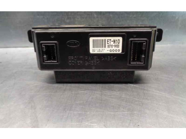 Дисплей    957101H100   KIA Ceed