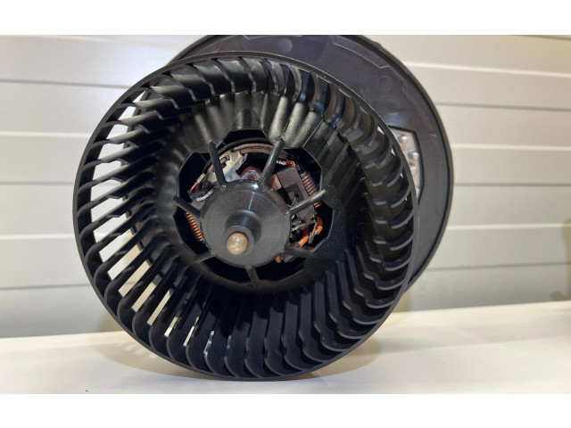 Вентилятор печки    5Q1819021H, 5q0907521c   Audi A3 S3 8V