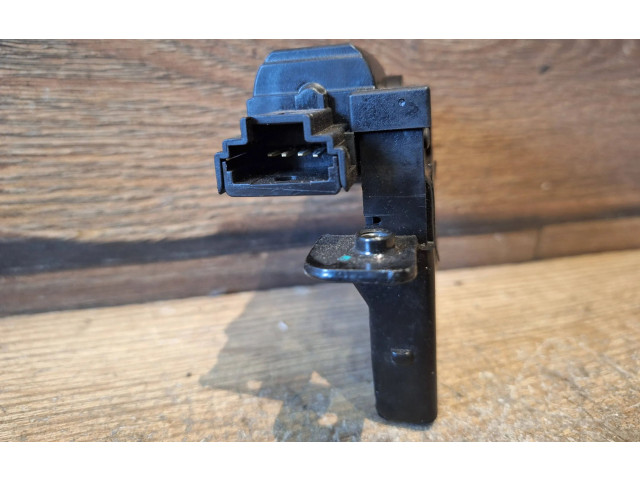 Zámek zadních dveří Nissan Qashqai 2011