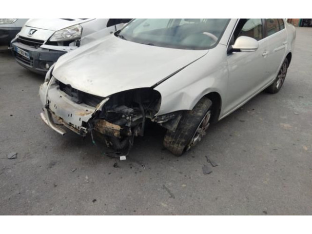 Зеркало электрическое        Volkswagen Jetta V  2005 - 2010 года   