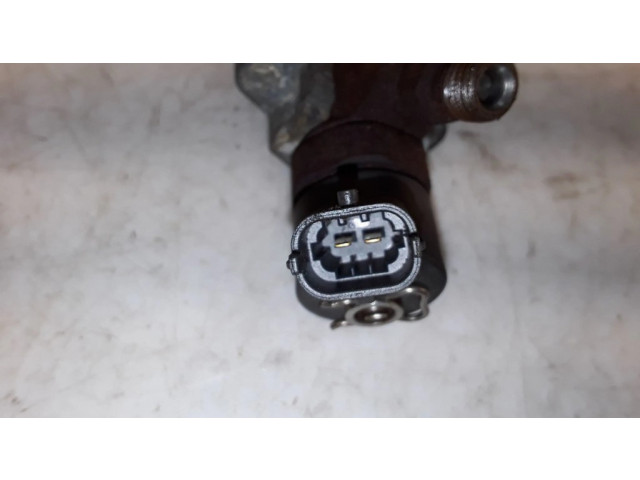 Vstřikovač 0445110030, 2354045   MG ZT - ZT-T  pro naftový motor 2.0  