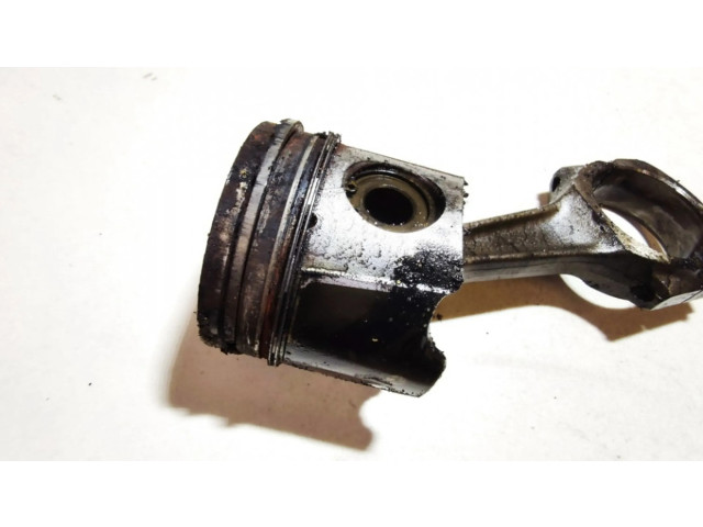 Поршень с шатуном Land Rover Freelander для дизельного двигателя 2.0