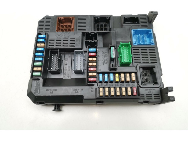 Блок предохранителей 9819850080 Peugeot 2008 I