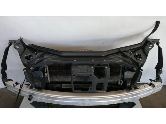 Передняя укрепление бампера