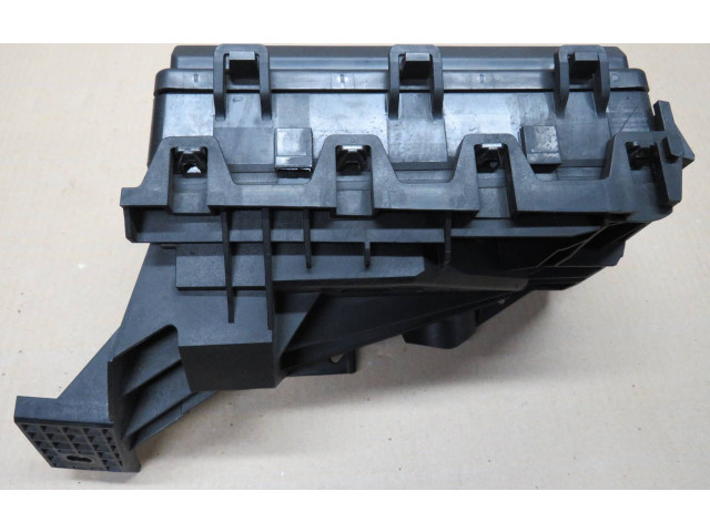 Блок предохранителей  F2GT14A067EC, 13080746   Ford S-MAX    