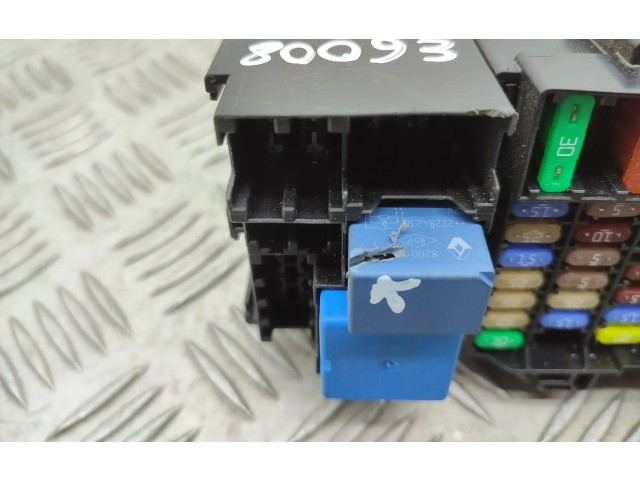 Блок предохранителей 240108082R, K240108082R   Renault Express    