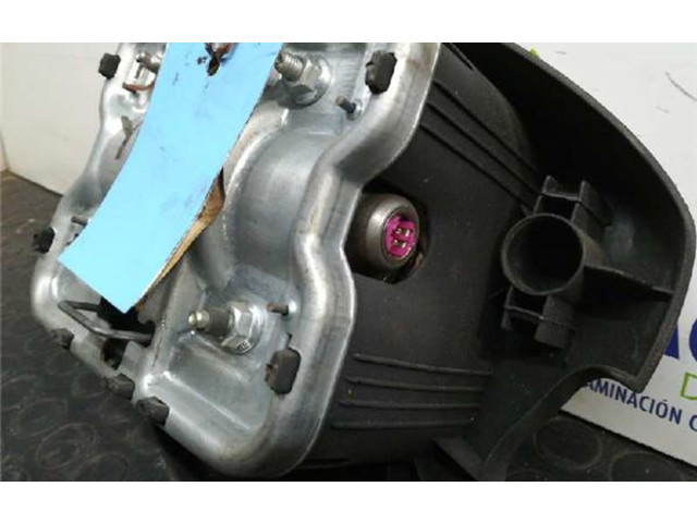 Подушка безопасности водителя Renault Clio III