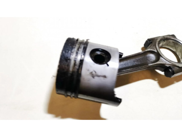 Píst Hyundai Lantra II pro naftový motor 1.9