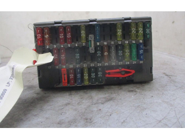 Блок предохранителей 9629402380, 9629402380 Peugeot 306