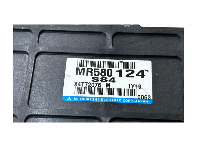 Блок управления MR580124, X4T72076M Mitsubishi Pajero