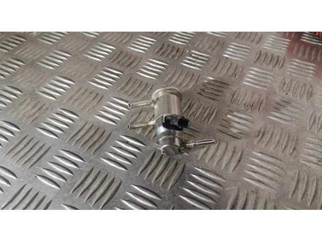 Vstřikovač A0004901613, 17T25803980 Mercedes-Benz E W212 pro naftový motor 2.2