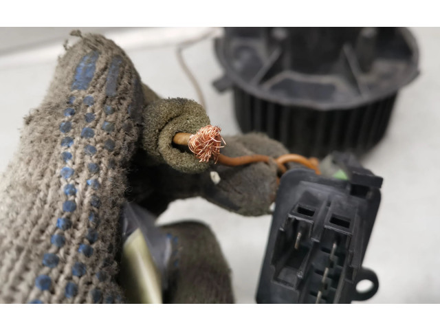 Вентилятор печки    881055650   Volkswagen Golf III