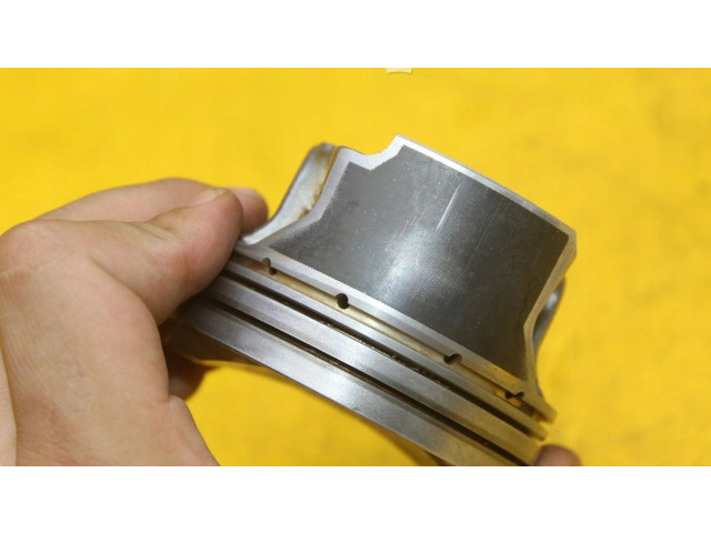 Píst 82L170 Seat Leon (5F)