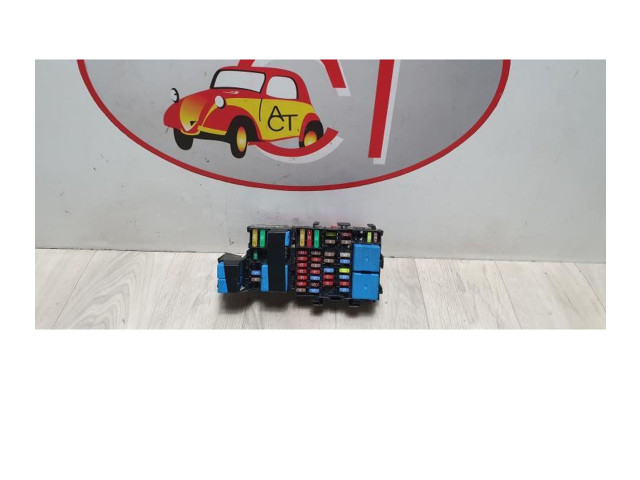 Блок предохранителей  243809584R, 243809584R   Renault Clio II    