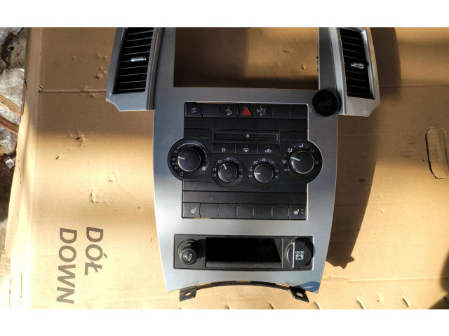 Блок управления климат-контролем Jeep Grand Cherokee (WK)