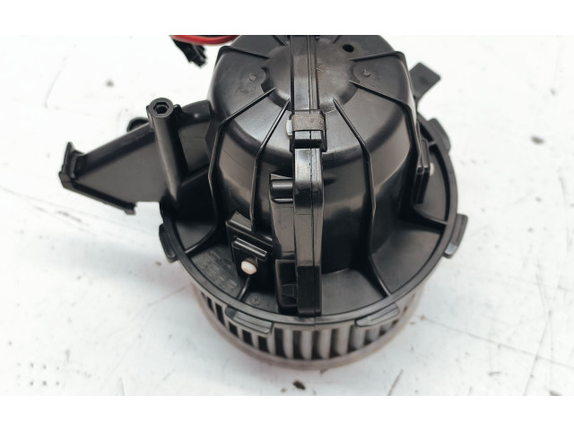 Вентилятор печки U0851004 Audi Q5 SQ5