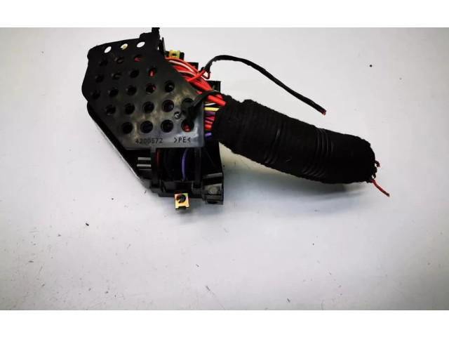 Блок предохранителей    4736930, 200572   Saab 9-5