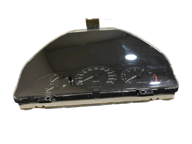 Панель приборов Mazda 626