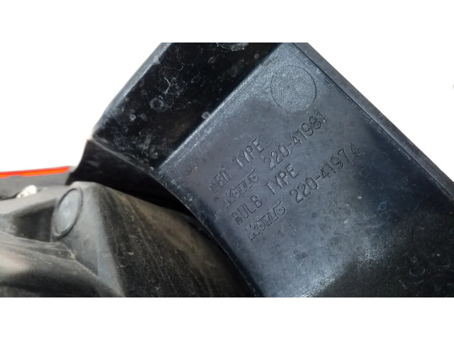 Задний фонарь правый KOITO22041981, B45D51150 Mazda 3 II 2013-2016 года