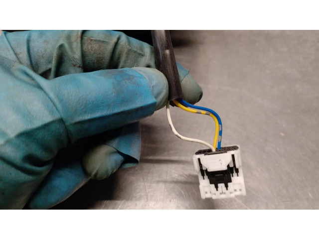 Зеркало электрическое правое Mitsubishi L200 2006-2014 года