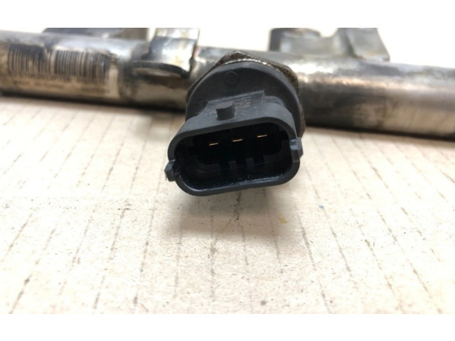 Vstřikovací lišta 31405315, 31405315   Lynk & co 01    B2APHEV 