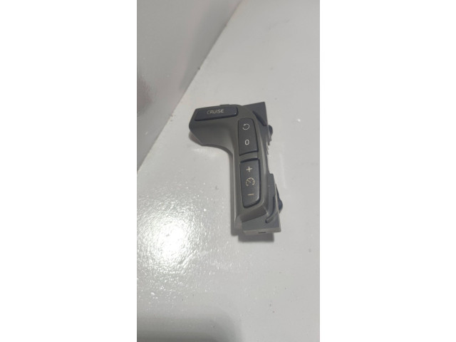 Подушка безопасности водителя 8691650 Volvo V70