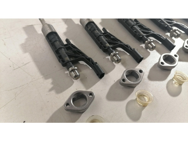 Комплект форсунок 7639990, 0261500539    BMW 3 F30 F35 F31 для бензинового двигателя B58B30 3